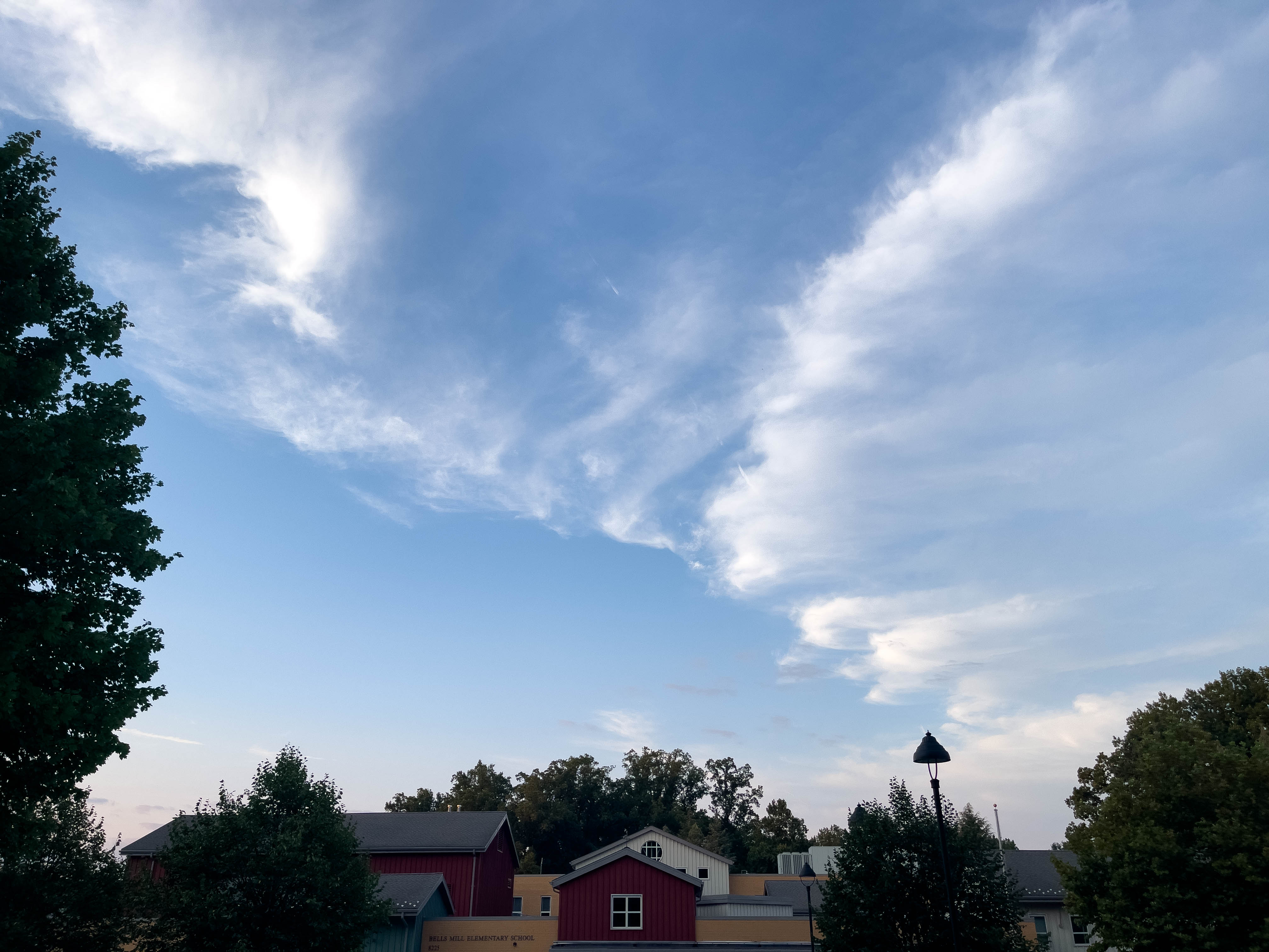 Pretty clouds, like a wave washing through the sky